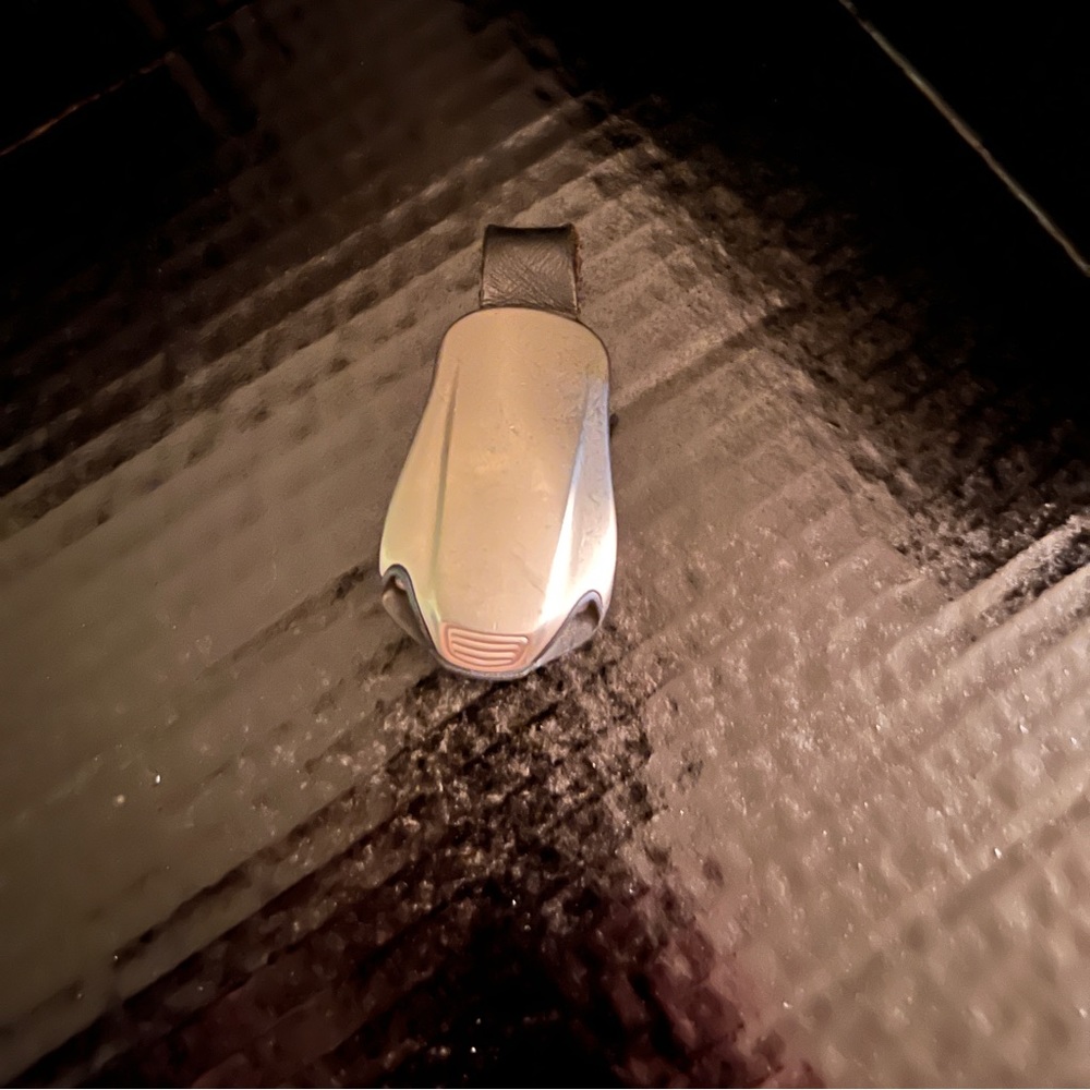 Light up Key Ring - Picture 3 of 3
